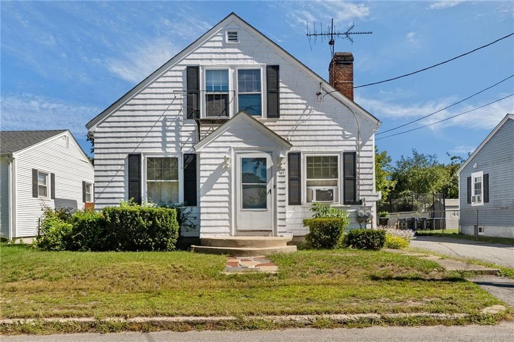 Multi Family at 147 Bloodgood Street, Pawtucket, photo 2 of 38
