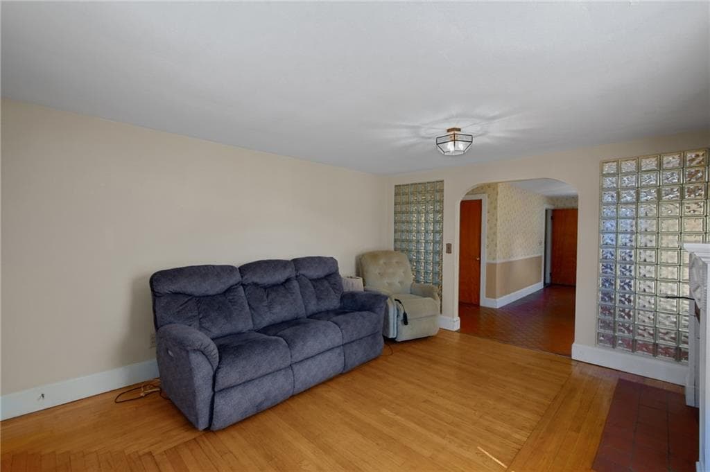 Multi Family at 147 Bloodgood Street, Pawtucket, photo 5 of 38