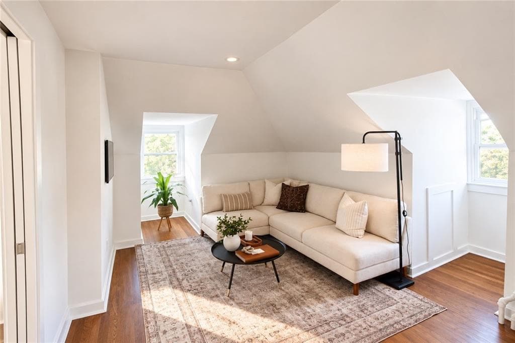 Condominium at 9 Whitfield Place UNIT 5, Newport, photo 14 of 27