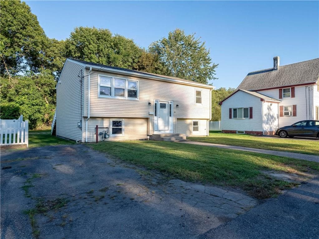 Single Family Residence at 64 Perkins Avenue, Cranston, photo 5 of 36