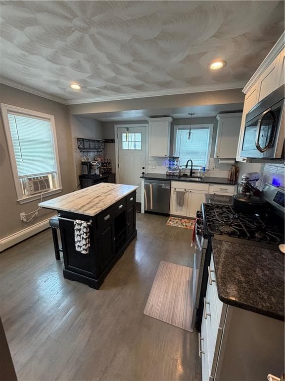 Single Family Residence at 35 Bellman Avenue, Warwick, photo 13 of 29