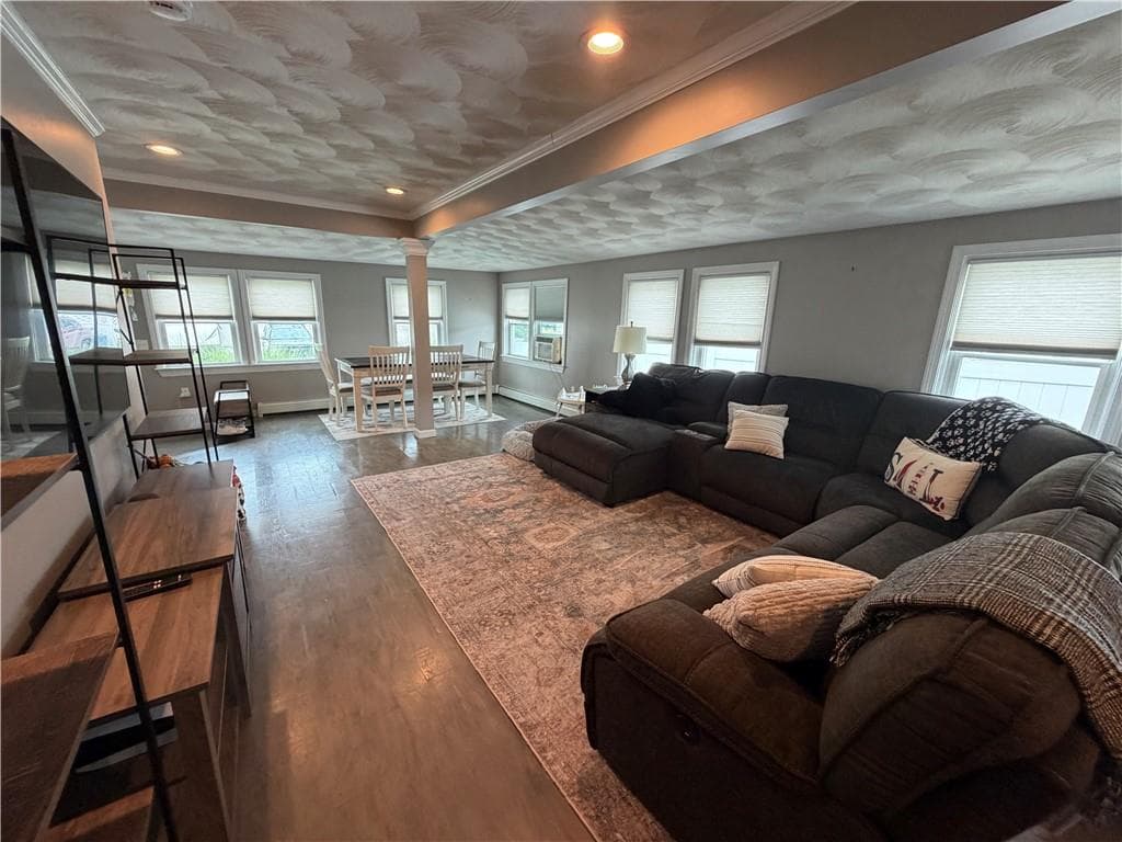 Single Family Residence at 35 Bellman Avenue, Warwick, photo 7 of 29