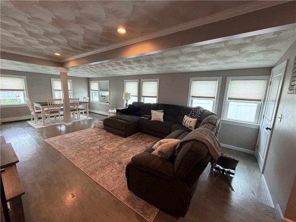 Single Family Residence at 35 Bellman Avenue, Warwick, photo 9 of 29