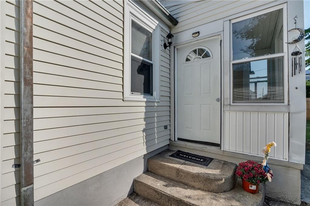 Single Family Residence at 204 Knollwood Avenue, Cranston, photo 36 of 44