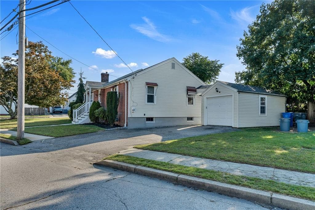 Single Family Residence at 204 Knollwood Avenue, Cranston, photo 38 of 44