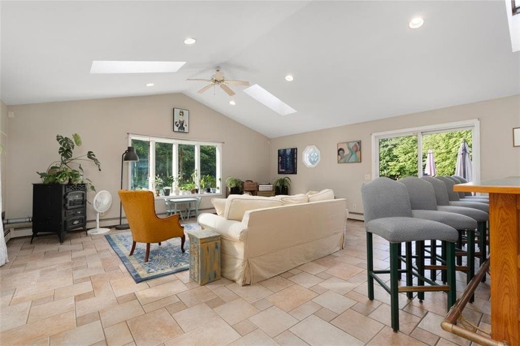Single Family Residence at 120 Old Mountain Trail, Richmond, photo 22 of 47
