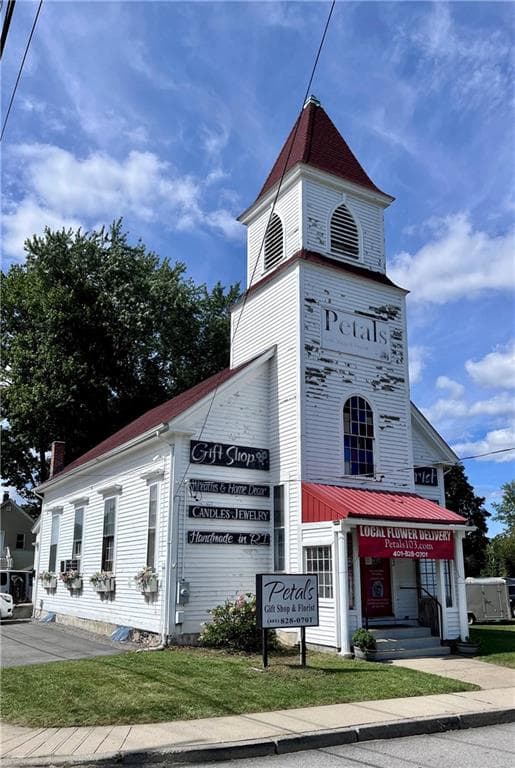 Commercial at 103 Tillinghast Avenue, Warwick, photo 2 of 8