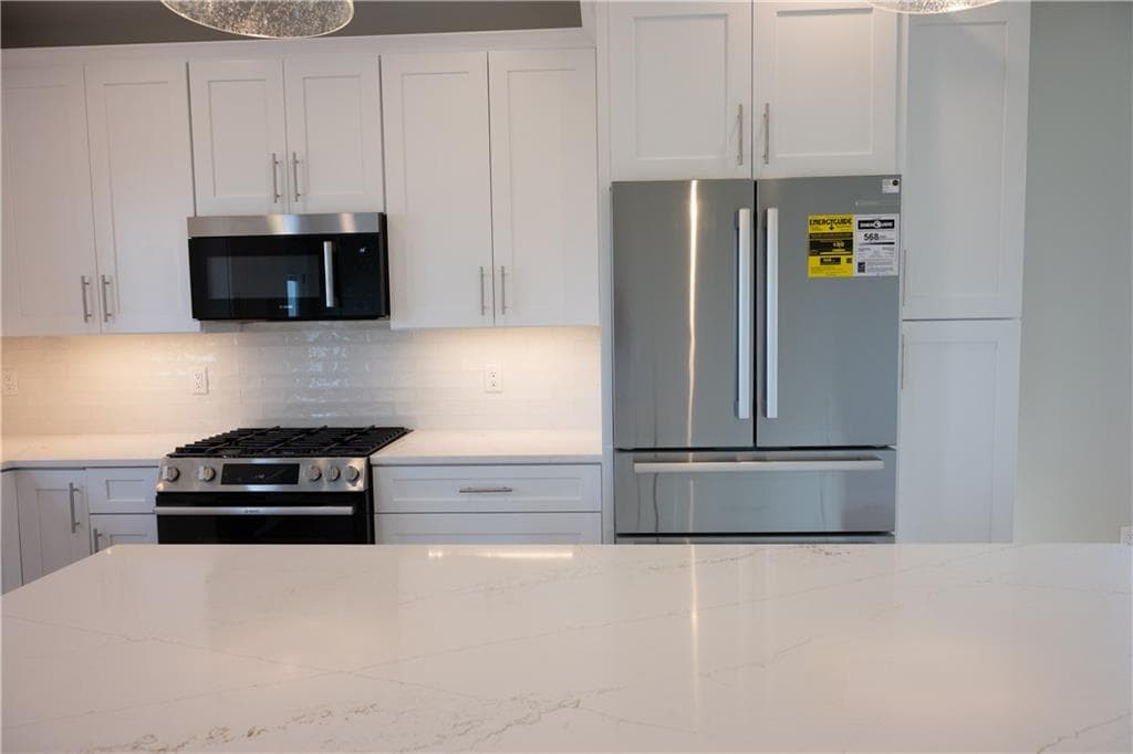 Single Family Residence at 50 Bunker Hill Crossing, Portsmouth, photo 10 of 12