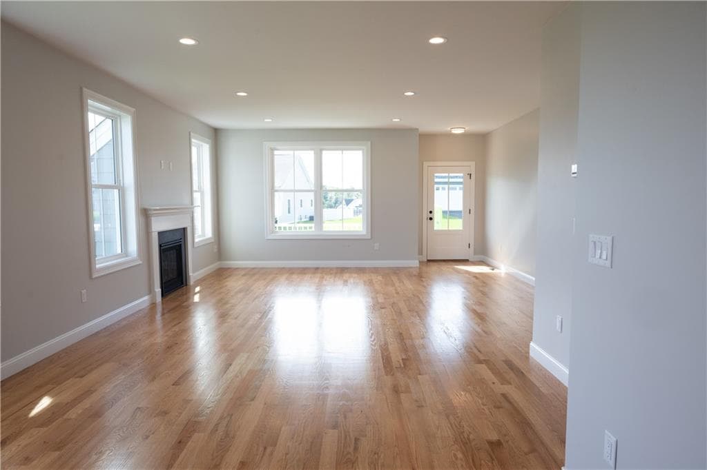 Single Family Residence at 50 Bunker Hill Crossing, Portsmouth, photo 11 of 12