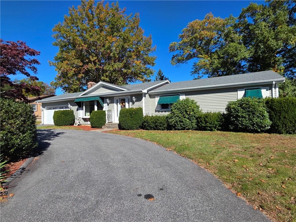 Single Family Residence at 19 Roger Williams Drive, Smithfield, photo 3 of 43