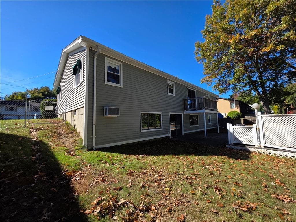 Single Family Residence at 19 Roger Williams Drive, Smithfield, photo 9 of 43