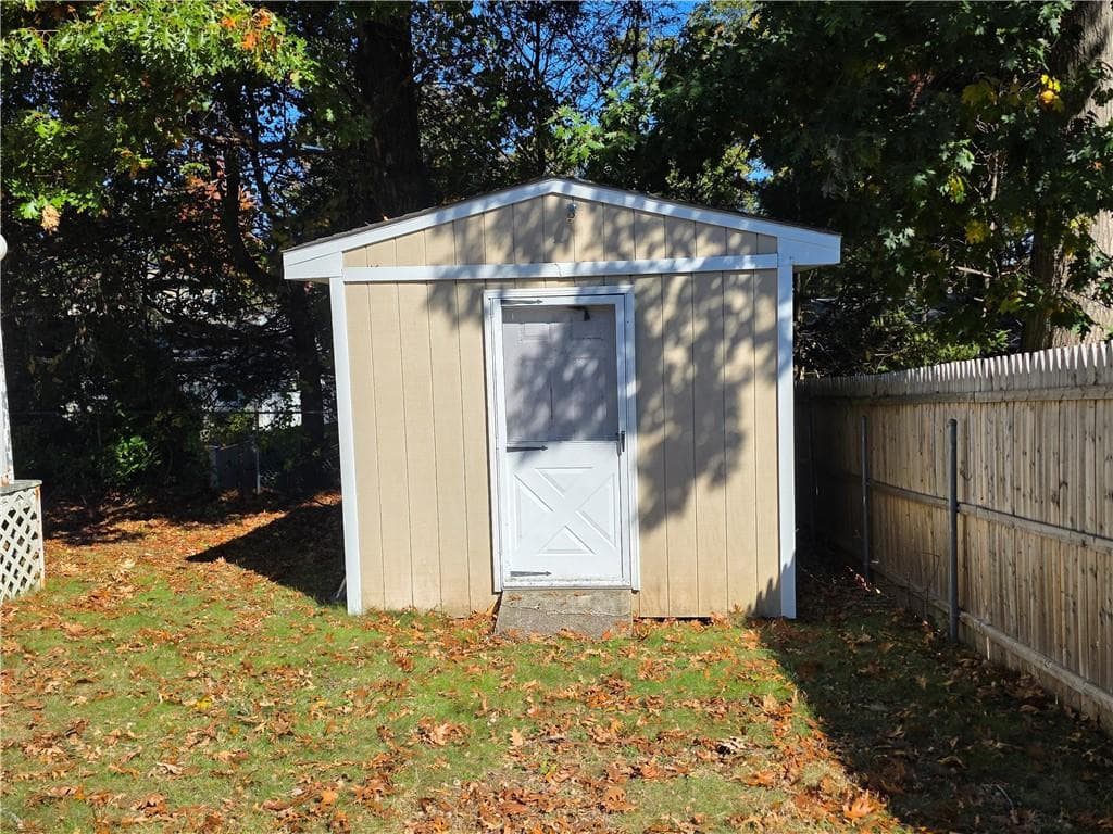 Single Family Residence at 19 Roger Williams Drive, Smithfield, photo 10 of 43