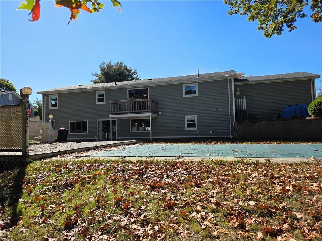 Single Family Residence at 19 Roger Williams Drive, Smithfield, photo 8 of 43