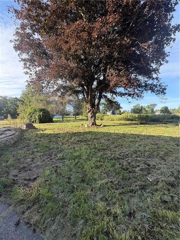Single Family Residence at 12 Canob Lane, Richmond, photo 11 of 13