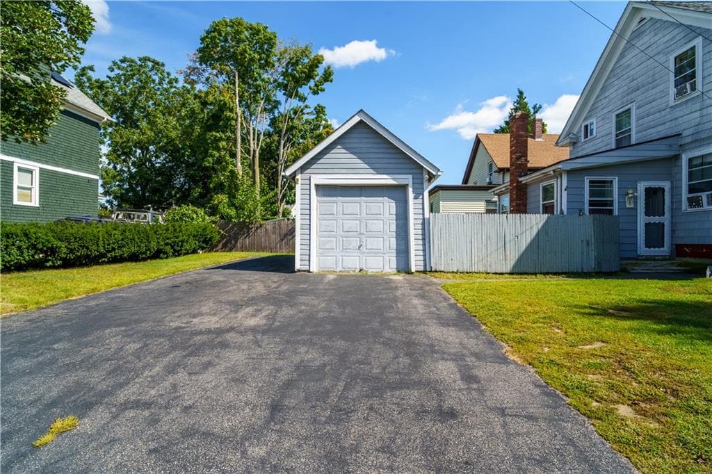 Single Family Residence at 197 Laurens Street, Cranston, photo 3 of 29