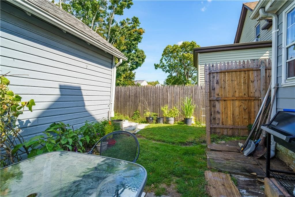 Single Family Residence at 197 Laurens Street, Cranston, photo 24 of 29