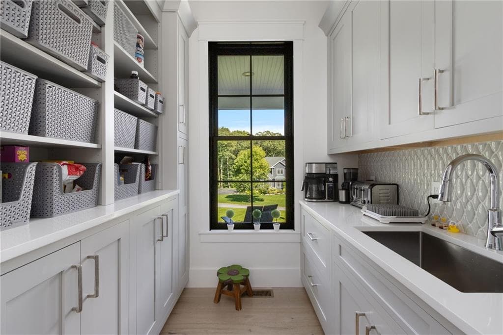Single Family Residence at 20 Rock Way, East Greenwich, photo 15 of 50