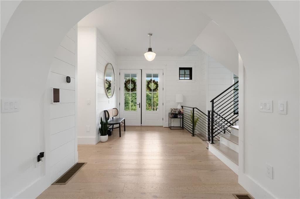 Single Family Residence at 20 Rock Way, East Greenwich, photo 4 of 50