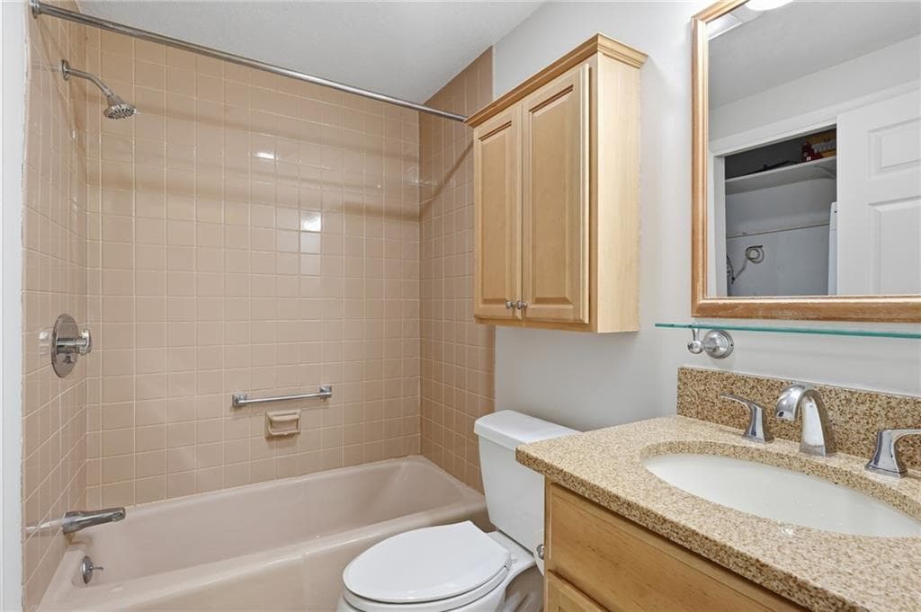 Condominium at 45 Seabreeze Lane UNIT 45, Bristol, photo 18 of 30