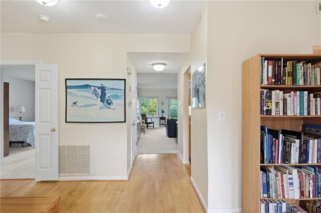 Condominium at 45 Seabreeze Lane UNIT 45, Bristol, photo 11 of 30