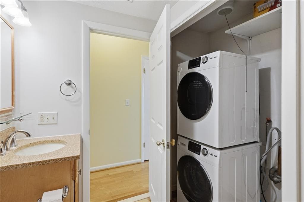 Condominium at 45 Seabreeze Lane UNIT 45, Bristol, photo 19 of 30