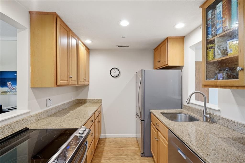 Condominium at 45 Seabreeze Lane UNIT 45, Bristol, photo 4 of 30