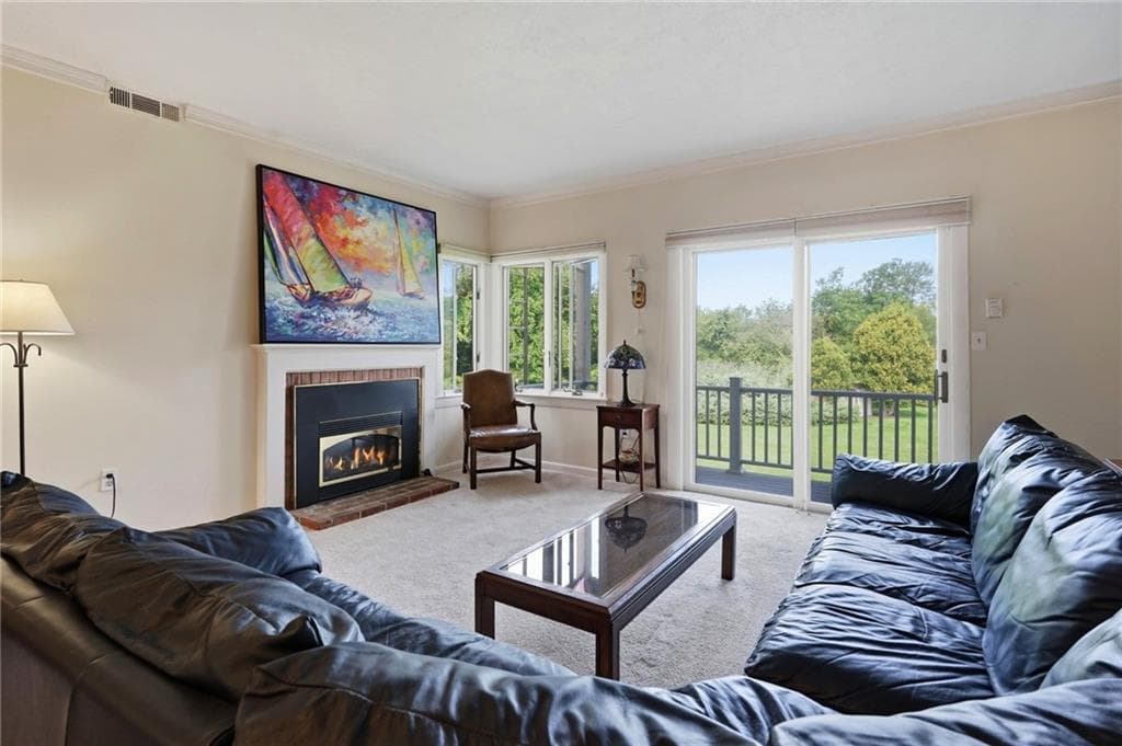 Condominium at 45 Seabreeze Lane UNIT 45, Bristol, photo 8 of 30