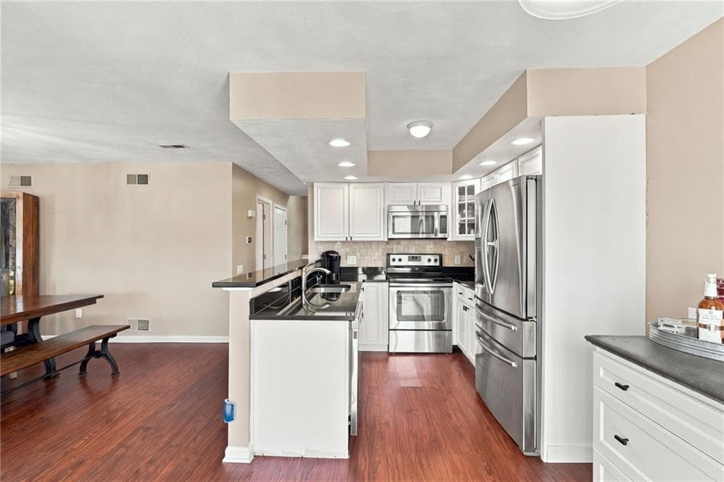 Condominium at 86 Nipmuc Trail UNIT C, North Providence, photo 6 of 31