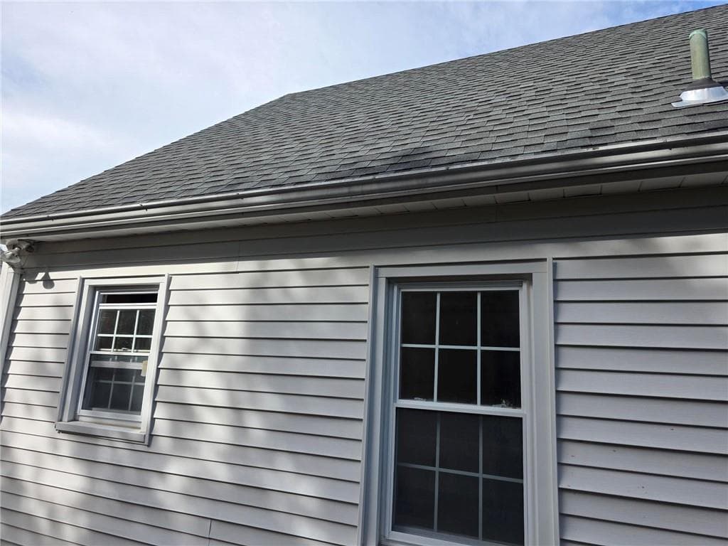Single Family Residence at 39 Potter Hill Road, Westerly, photo 3 of 21