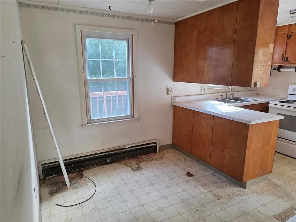 Single Family Residence at 39 Potter Hill Road, Westerly, photo 11 of 21