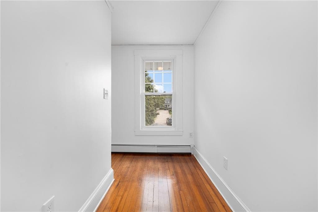 Single Family Residence at 12 Blackwell Place, Newport, photo 23 of 32