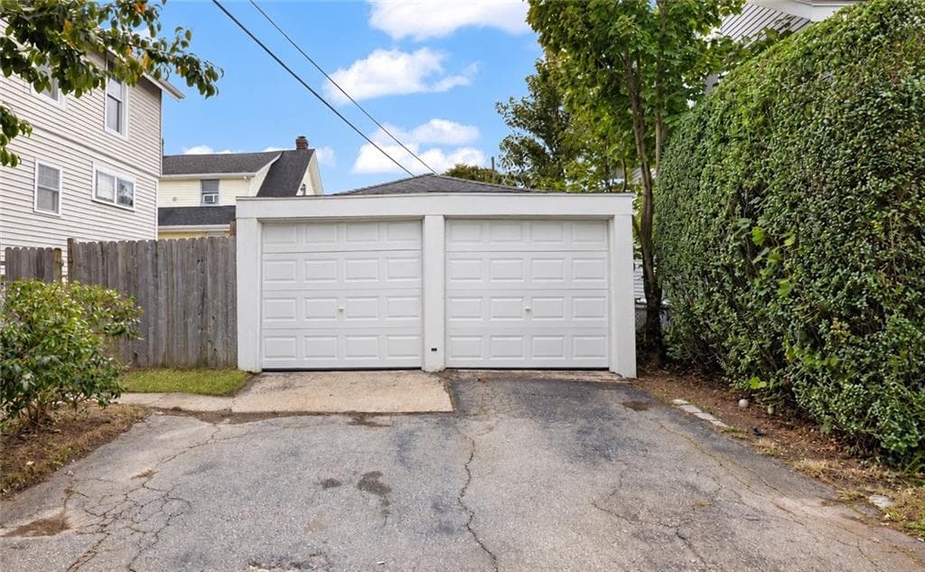 Single Family Residence at 12 Blackwell Place, Newport, photo 32 of 32