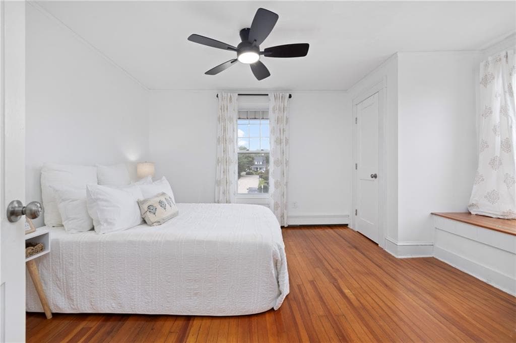 Single Family Residence at 12 Blackwell Place, Newport, photo 14 of 32