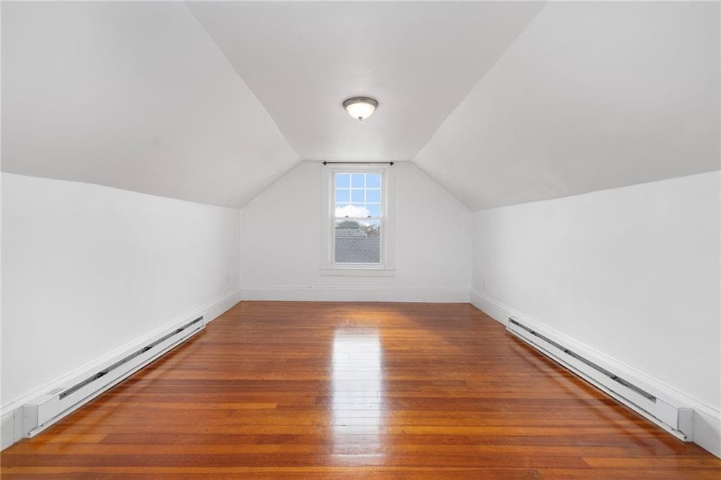Single Family Residence at 12 Blackwell Place, Newport, photo 25 of 32