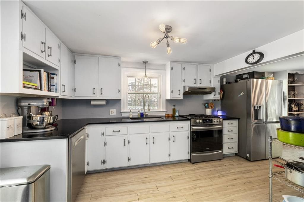 Single Family Residence at 730 Congdon Hill Road, North Kingstown, photo 18 of 35