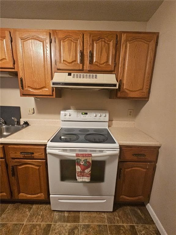 Condominium at 24 Village Court UNIT 24, West Warwick, photo 4 of 8