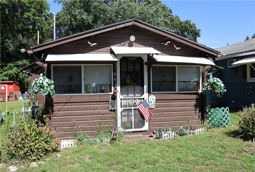 44 East Andrew Comstock Road