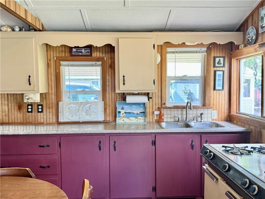 Single Family Residence at 44 East Andrew Comstock Road, Warwick, photo 5 of 14