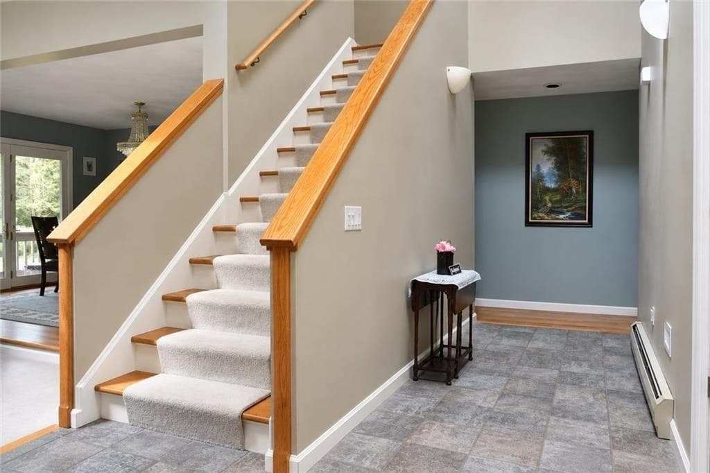 Single Family Residence at North Kingstown, photo 6 of 33