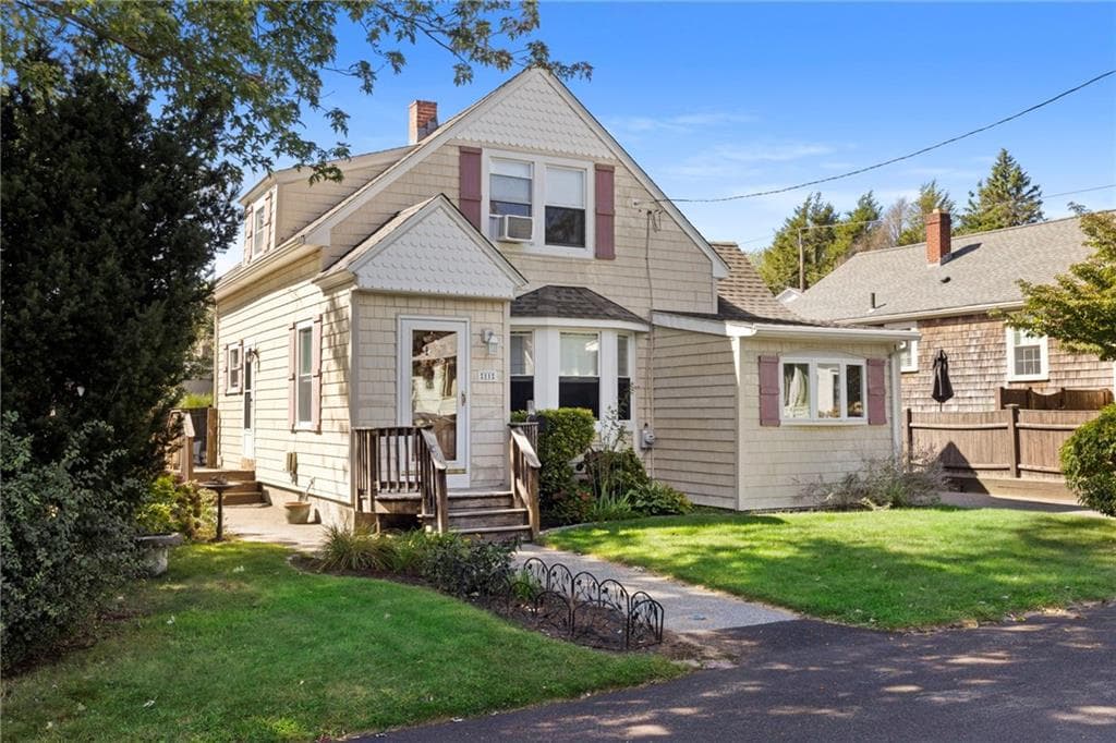 Single Family Residence at 11 Yale Avenue, Warwick, photo 45 of 50