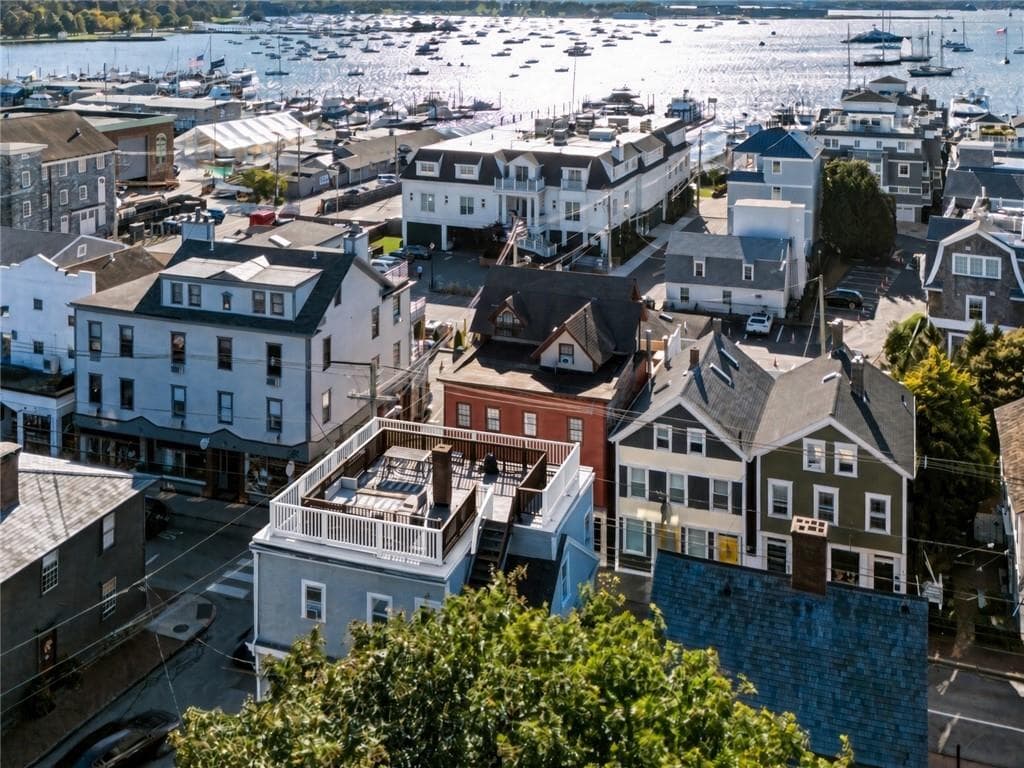 Multi Family at 424 Thames Street, Newport, photo 4 of 18