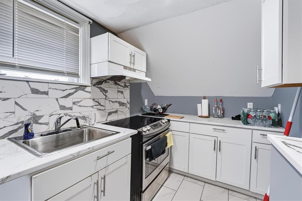 Multi Family at 279 Smith Street, Cranston, photo 19 of 32