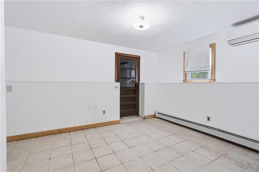 Single Family Residence at 892 Plains Road, South Kingstown, photo 20 of 25