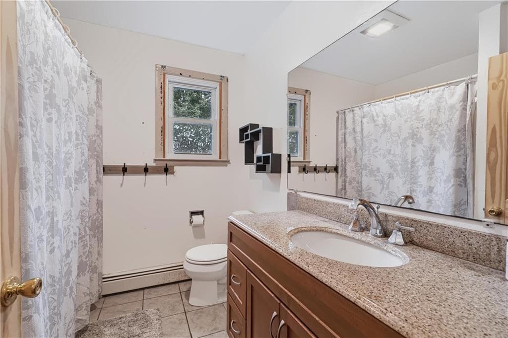 Single Family Residence at 892 Plains Road, South Kingstown, photo 15 of 25