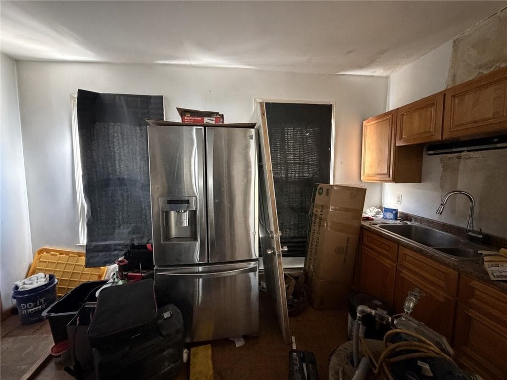 Multi Family at 499 Willow Street, Woonsocket, photo 5 of 42