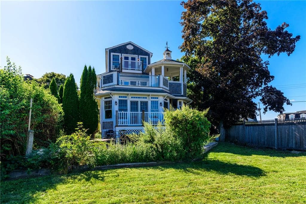 61 Esmond Avenue
