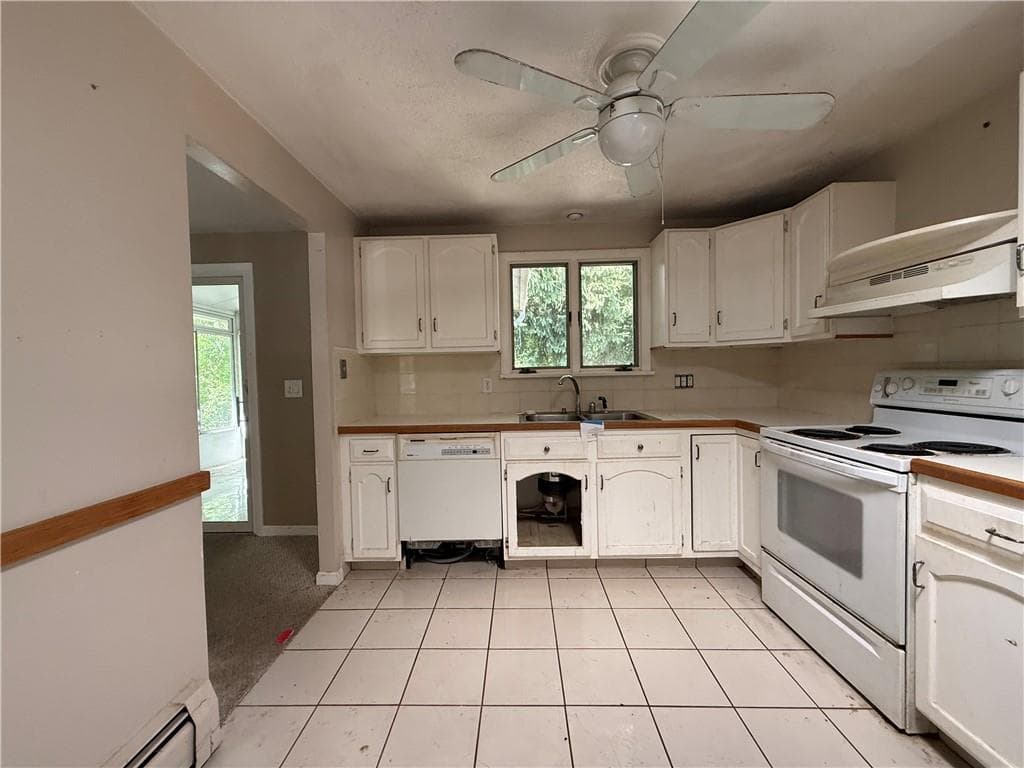 Single Family Residence at 41 Beeckman Avenue, Cranston, photo 6 of 29