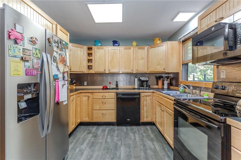 Single Family Residence at 3776 S County Trail, Richmond, photo 11 of 40