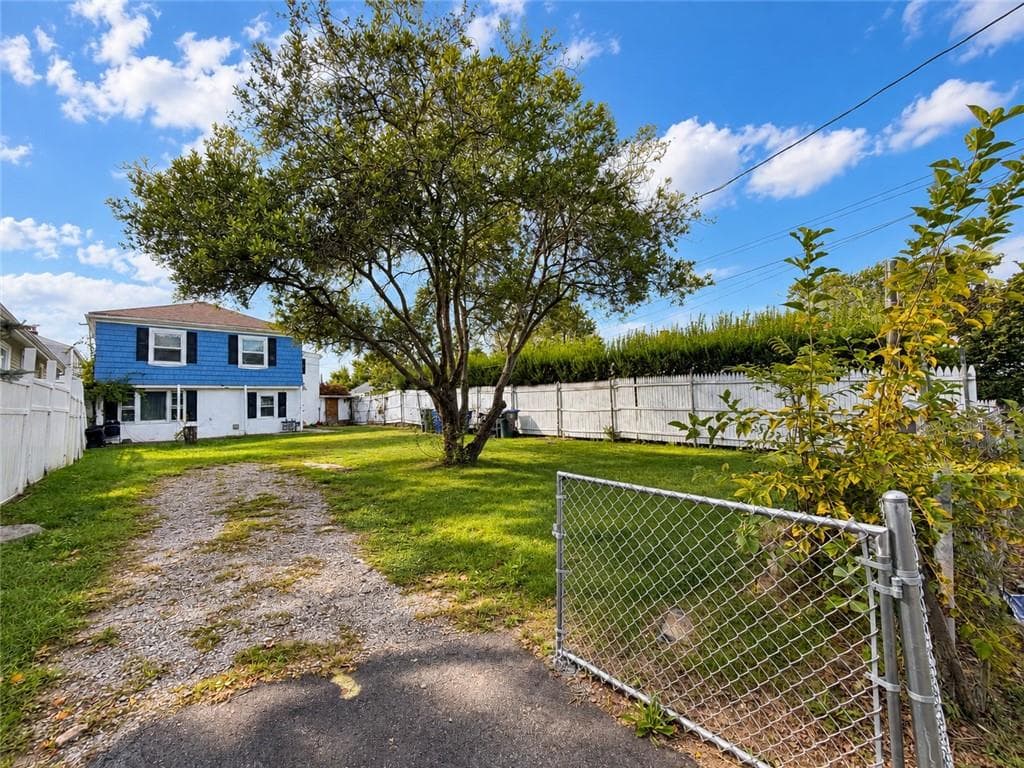 Multi Family at 84 Seamans Street, Providence, photo 2 of 17
