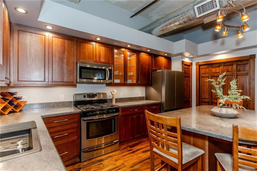 Condominium at 404 Roosevelt Avenue UNIT 204G, Central Falls, photo 12 of 46
